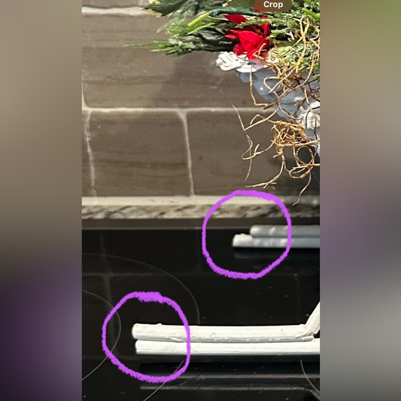 Beautiful Vintage White Wicker Christmas Sleigh w/ Greenery & Decor 15” x 11” - Picture 12 of 12